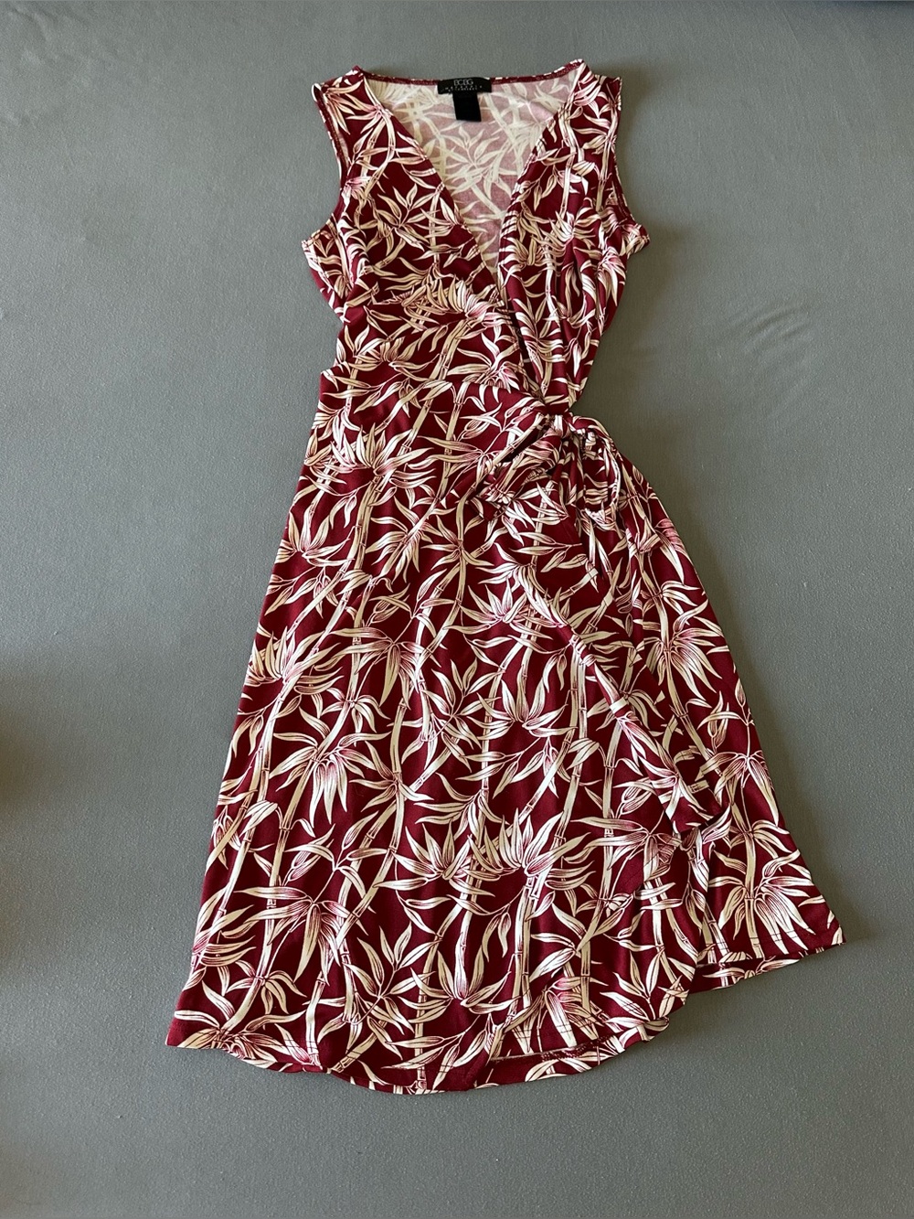 BCBG MAXAZRIA Burgundy/Cream Bamboo Print Sleeveless Wrap Dress
